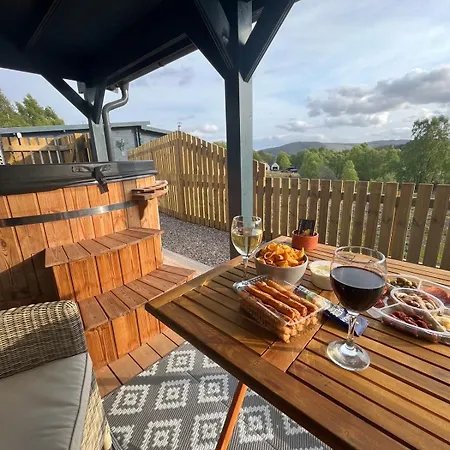 Retreat Hot Tub Highland Cabin Inverness Exterior photo